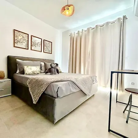 Stylish Serenity Penthouse Retreat Is-Swieqi