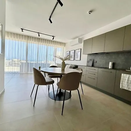 Stylish Serenity Penthouse Retreat Is-Swieqi
