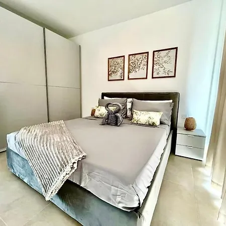 Stylish Serenity Penthouse Retreat Apartment Is-Swieqi